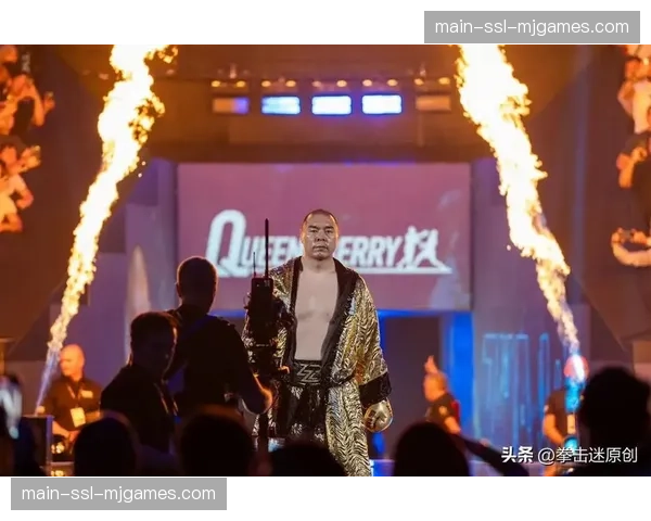 现场观众人数创下该场馆拳击赛事新纪录