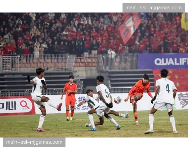 马赛举办首届“社区杯”业余足球赛，数千名本地居民参与