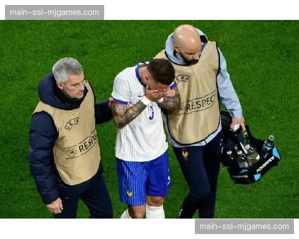 马赛官方：主力右边卫克劳斯恢复合练，有望周末复出