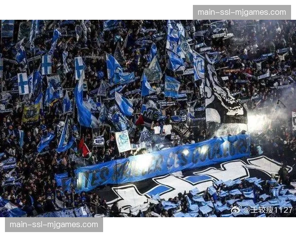 欧足联就球迷投掷杂物事件，对马赛俱乐部启动纪律调查程序