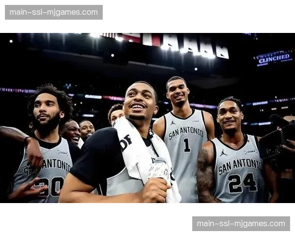 马刺111-98开拓者取得系列赛开门红